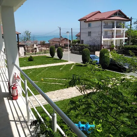 Проживание в семье Vilele Bianca *