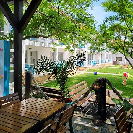 Проживание в семье Vilele Bianca *