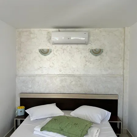 Проживание в семье Vilele Bianca Доуэ-Май