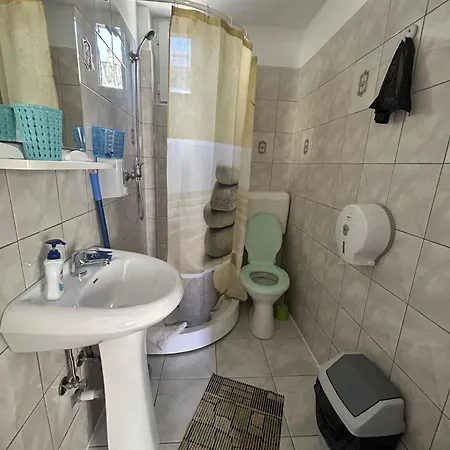 Проживание в семье Vilele Bianca Доуэ-Май