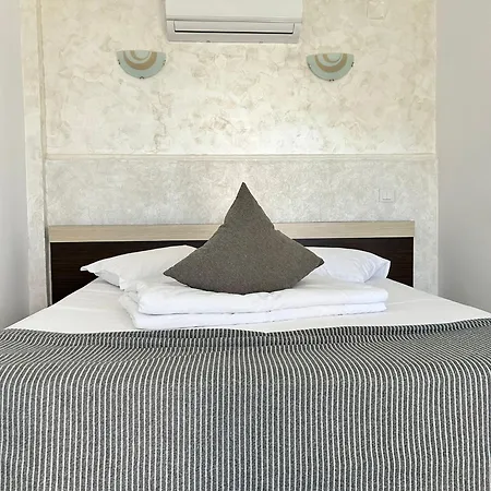 Проживание в семье Vilele Bianca Доуэ-Май