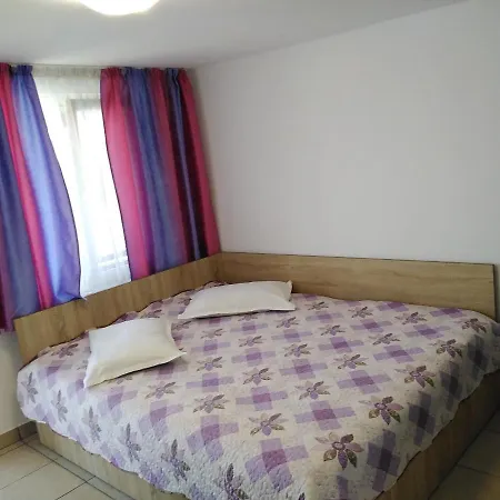 Gazde/Camere de închiriat Vilele Bianca *