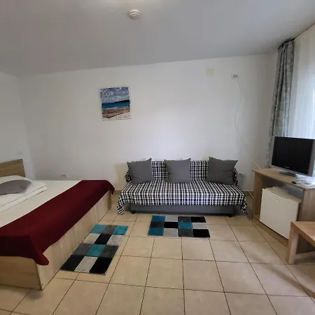 Gazde/Camere de închiriat Vilele Bianca 2 Mai