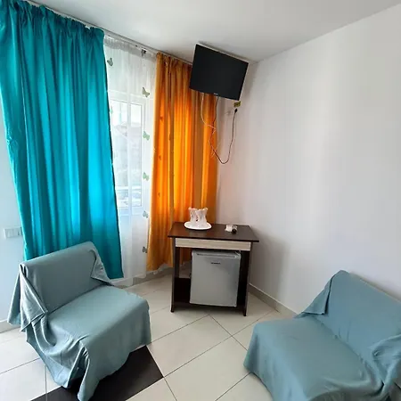 Vilele Bianca Homestay *