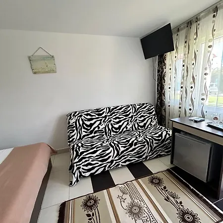 Homestay Vilele Bianca *