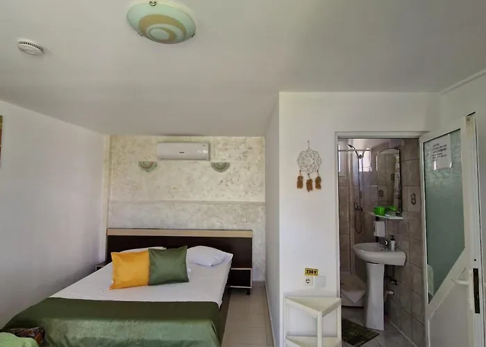 Ubytování v soukromí Vilele Bianca *